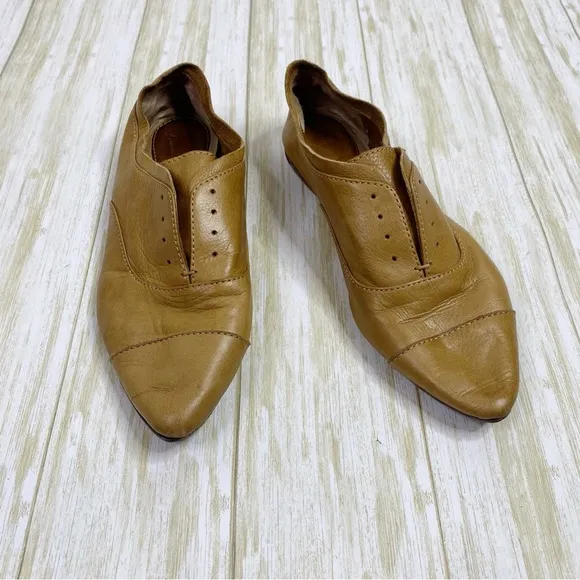 Frye Cognac Brown Leather Pointed Toe Slip On Oxford Flats