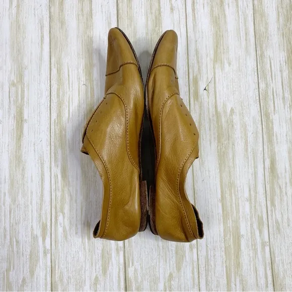 Frye Cognac Brown Leather Pointed Toe Slip On Oxford Flats