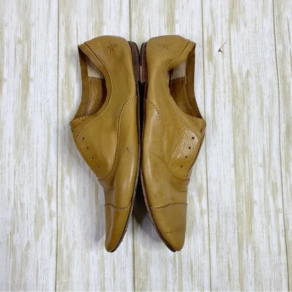 Frye Cognac Brown Leather Pointed Toe Slip On Oxford Flats