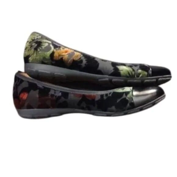 Gabor Hovercraft black floral velvet cap