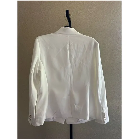 Generation Love Delilah Crepe Blazer in White SIZES XL and 2XL