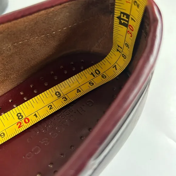 G.H. Bass &amp; Co burgundy tassel kiltie Weejuns loafers drees shoes slip ons