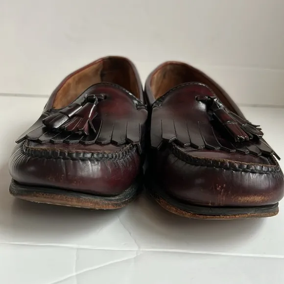 G.H. Bass &amp; Co burgundy tassel kiltie Weejuns loafers drees shoes slip ons