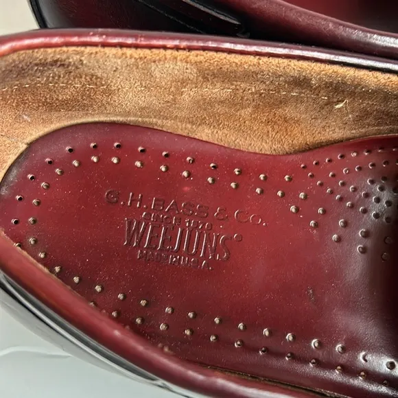 G.H. Bass &amp; Co burgundy tassel kiltie Weejuns loafers drees shoes slip ons