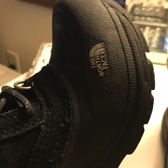 Girls: North Face Boots