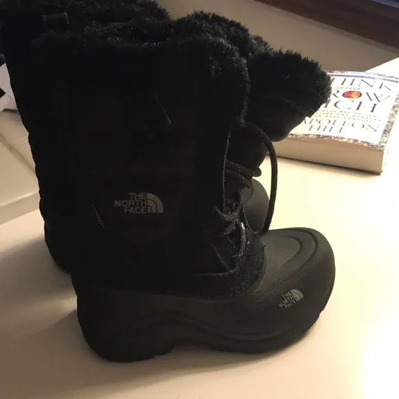 Girls: North Face Boots