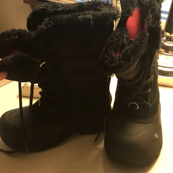 Girls: North Face Boots