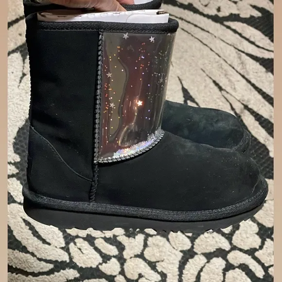 Girls’ Star UGGs