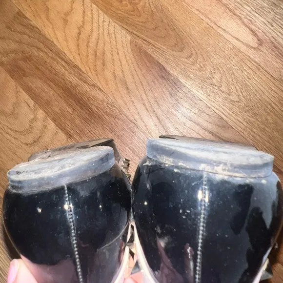 Good condition Valentino Garavani Rockstud patent leather ballet flats size 10