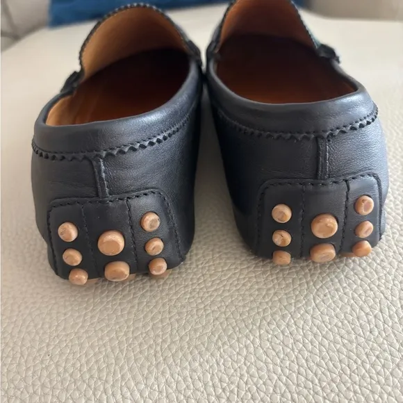 Gucci Black and Green Slip-On Loafers with Classic Design