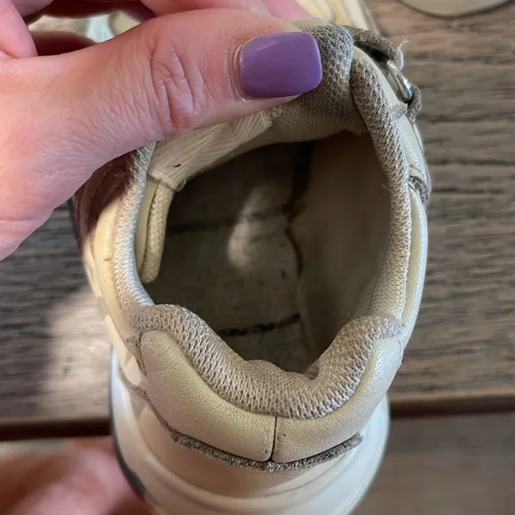 Gucci Cream and Red Sneakers Velcro Closure