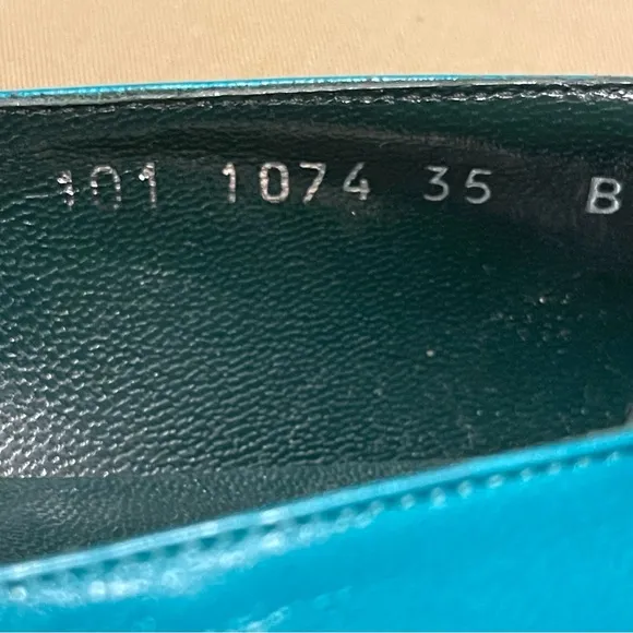 Gucci vintage Blue Green Flats Sleek Loafers