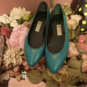Gucci vintage Blue Green Flats Sleek Loafers