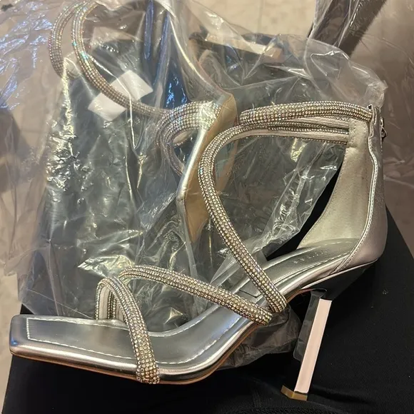 Guess Womens Lalali Embellished Square Toe Strappy Sandals