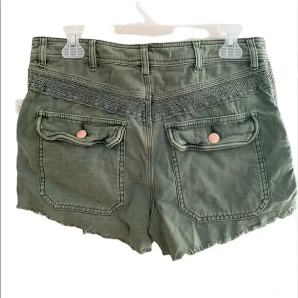 ❤️‍🔥HOST PICK❤️‍🔥 Free People Great Expectations Lace shorts NWT!