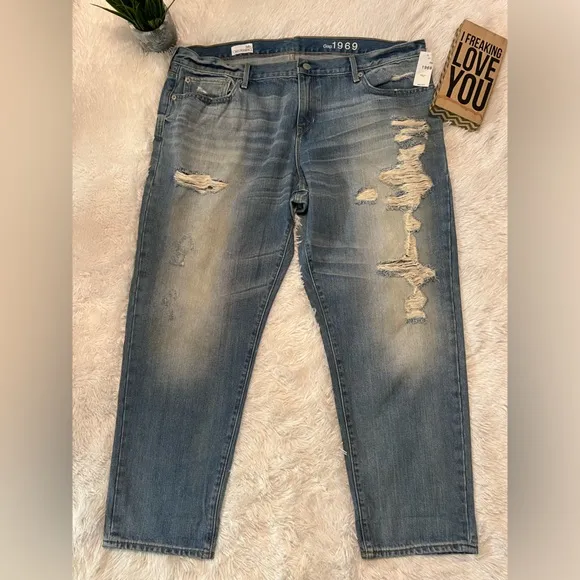 🎉HP🎉Gap 1969 Sexy Boyfriend Jeans