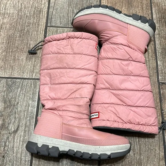Hunter Women’s 5 Pink‎ Insulated Wellington Snow Boots