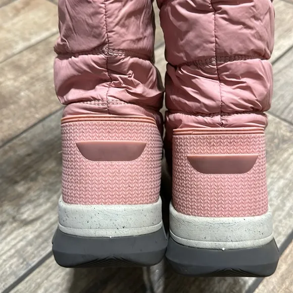 Hunter Women’s 5 Pink‎ Insulated Wellington Snow Boots