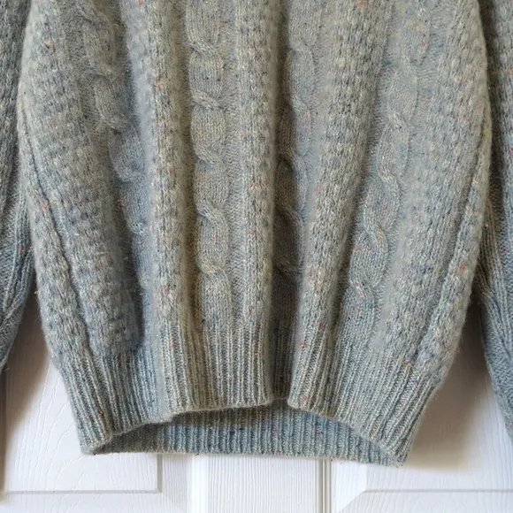 Izod 80's Vintage Speckle Wool Blend Chunky Cable Knit V-neck Aran Sweater Blue