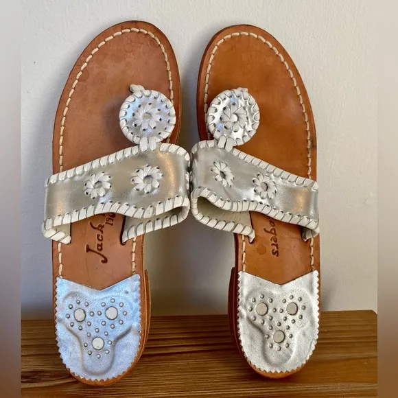 Jack Rogers 7M Silver w/ White Stitching Jacks Flat Sandals EUC