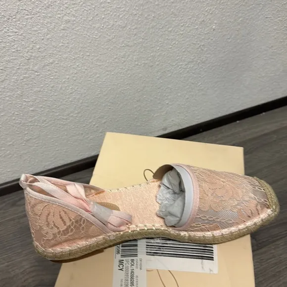 Jewel Badgley Mischka Devisha Lace Espadrille