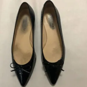 JON  JOSEF PATENT LEATHER FLATS‎ SIZE 8 1/2