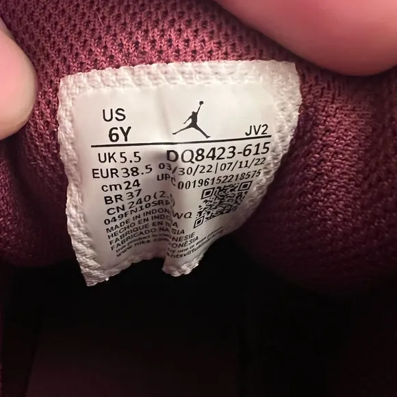 Jordan 1 -Top Cherrywood Red 2022 high top sneakers size 4Y