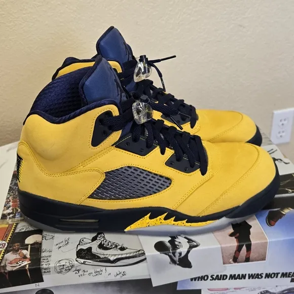 Jordan 5 Retro Michigan (2019) Men's Size 10.5 With Box