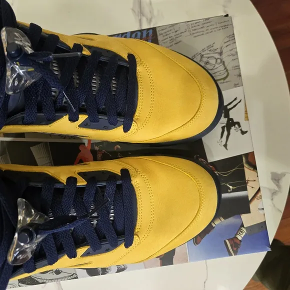 Jordan 5 Retro Michigan (2019) Men's Size 10.5 With Box