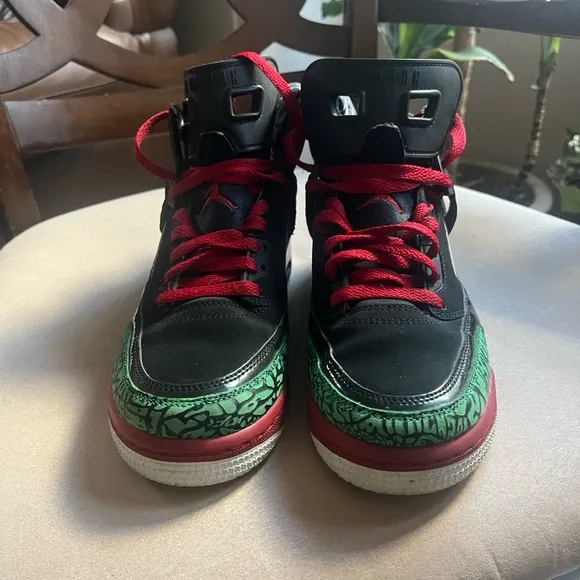 Jordan Black Red Sneakers High-Top Bold Design