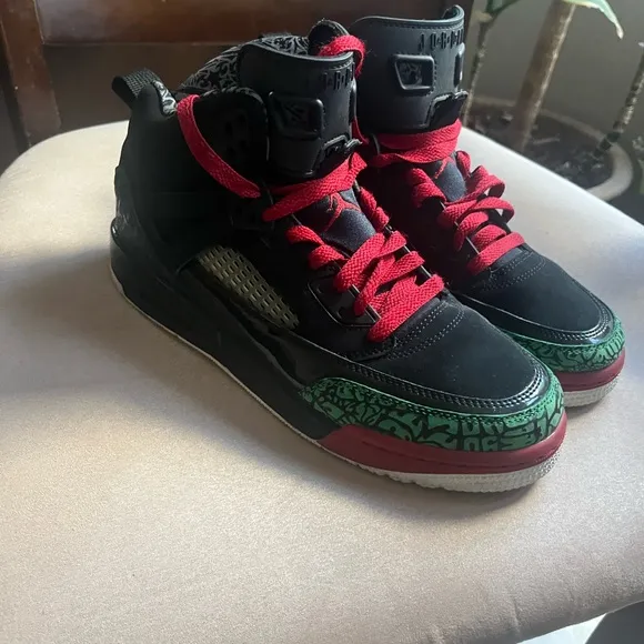Jordan Black Red Sneakers High-Top Bold Design