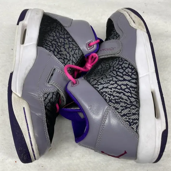 Jordan’s high top sneakers girl sz 5.5y