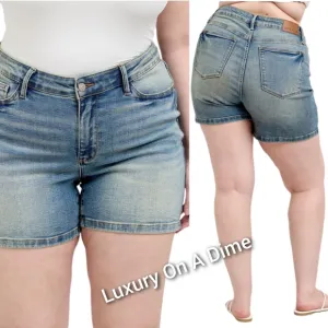 Judy Blue V-waist Slim Fit Denim Mid-length Skinny Leg Retro Vintage Shorts PLUS