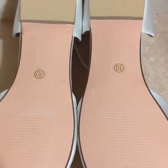 Kailee P. Bella White Satin Embellished‎ Pointed toe Flats size 10
