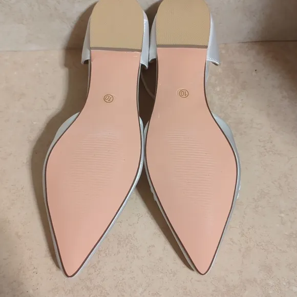 Kailee P. Bella White Satin Embellished‎ Pointed toe Flats size 10