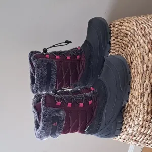 Kamik Girls Star 3 Winter/Snow‎ Tall Boots Waterproof/Insulated Faux Fur Sz.5