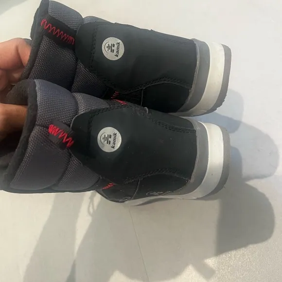 Kamik Kids Rockies insulated boots SIZE 3 - great condition!