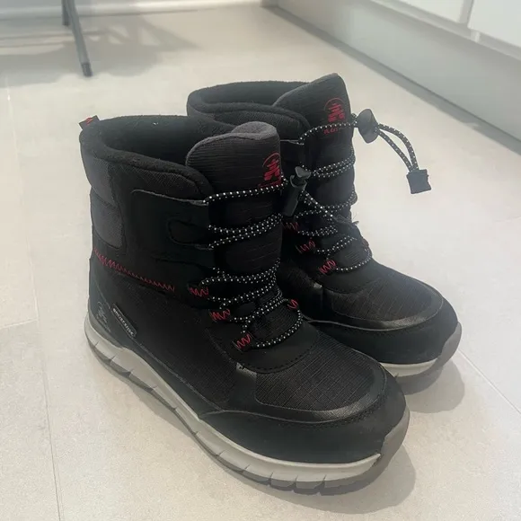 Kamik Kids Rockies insulated boots SIZE 3 - great condition!