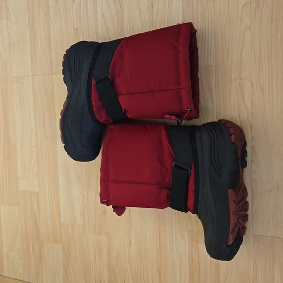 Kamik Red and Black Snow Boots Insulated Waterproof Size 3