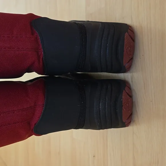 Kamik Red and Black Snow Boots Insulated Waterproof Size 3