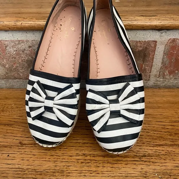 KATE SPADE ♠️b/w platform espadrilles with bow!♠️