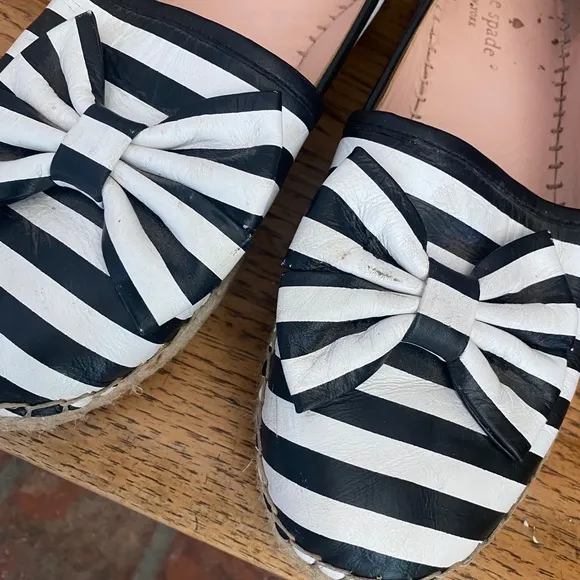 KATE SPADE ♠️b/w platform espadrilles with bow!♠️