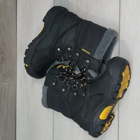 Keen Kids Boys Outdoor Warm Waterproof Saltwater Boots tall shoes sz 11