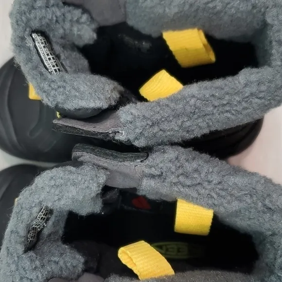Keen Kids Boys Outdoor Warm Waterproof Saltwater Boots tall shoes sz 11