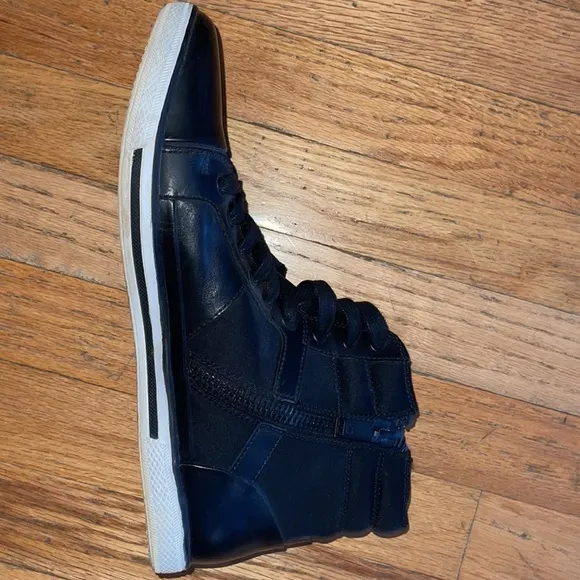 Kenneth Cole Mens High Top Sneakers