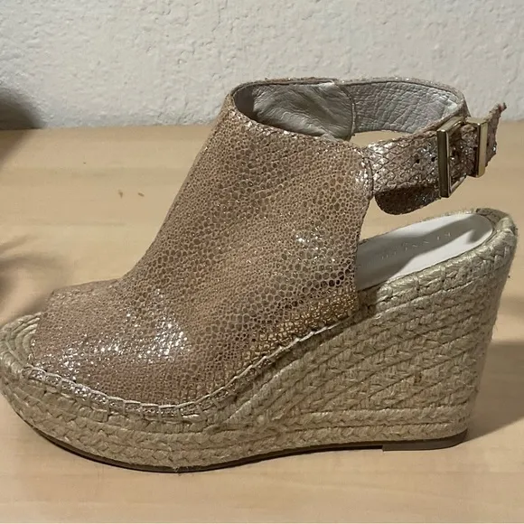 🎄Kenneth Cole NEW YORK OLIVIA WEDGE SANDAL S 9.5M
