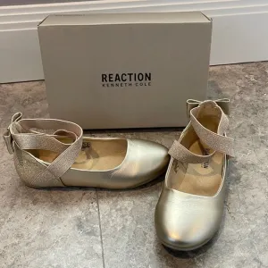 Kenneth Cole Reaction Gold Gurls Ballet Flats Size 1