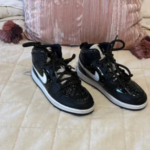 Kids Jordan 1 mid