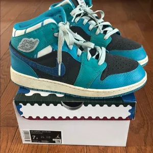 Kids Jordan High-Top Sneakers - Teal and Black