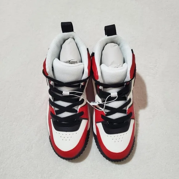 KIDS/ MULTI-PIECE HIGH TOP SNEAKERS Size 6